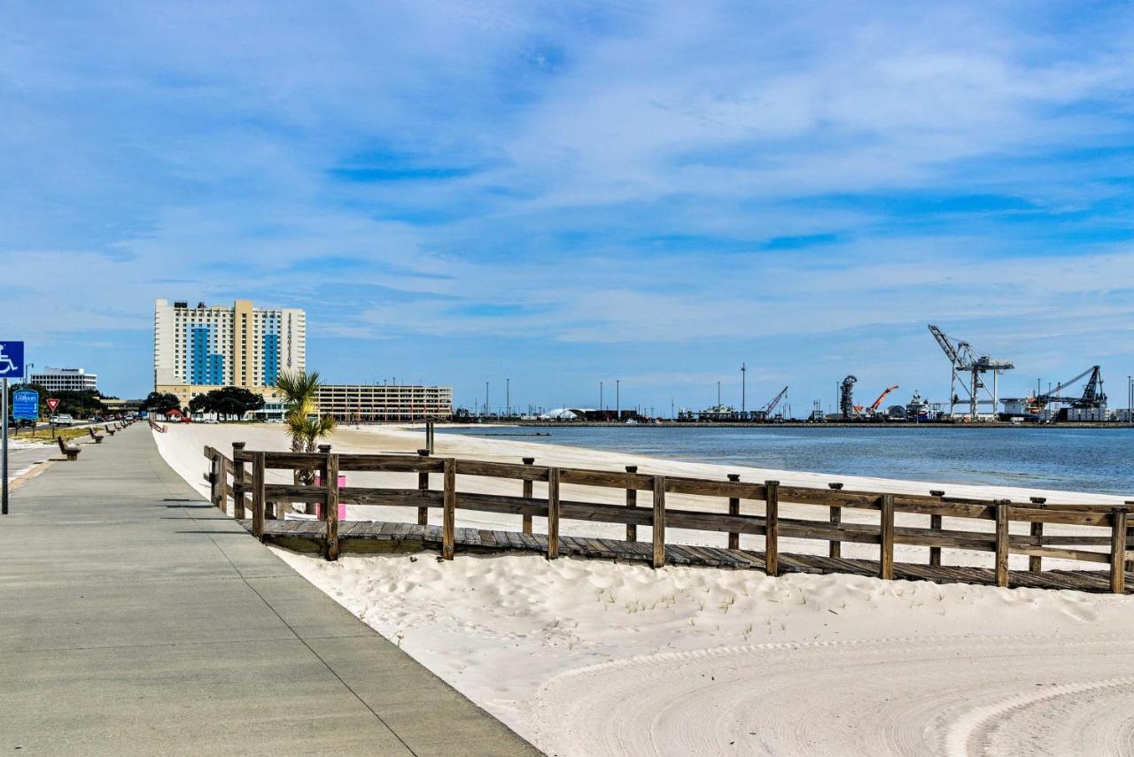 Beachside Getaway - Walk To Gulf, Pier And Casino! Gulfport Exterior photo